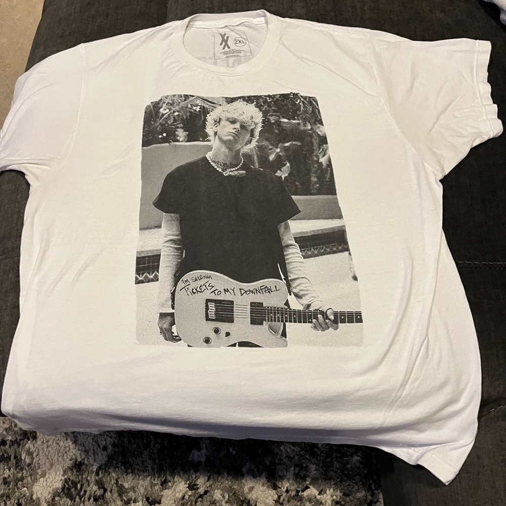 !!SOLD!! *OFFICIAL* Machine Gun Kelly T-Shirt from Hot Topic